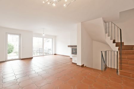 Haus zur Miete in München Moosach AIGNER Renoviertes